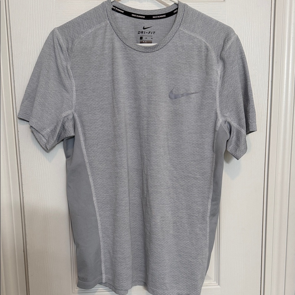 Nike Men's Dri-FIT Light Gray Short Sleeve Tee